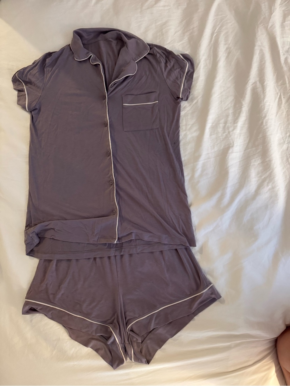 Tommy John Lavender Short Sleeve Pajama Set with Cream Piping